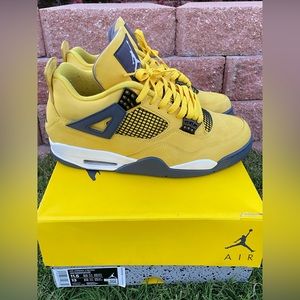 Jordan 4 retro lightning size 11.5